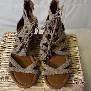 Sonoma Taupe Lace Up Gladiator Sandals Tassel Back Zip Size 7